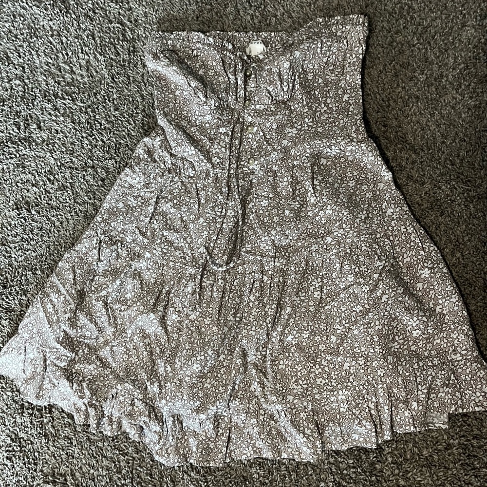 Aeropostale tan and white floral sundress
